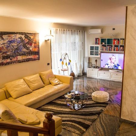 Villa Ivana Desenzano del Garda Buitenkant foto