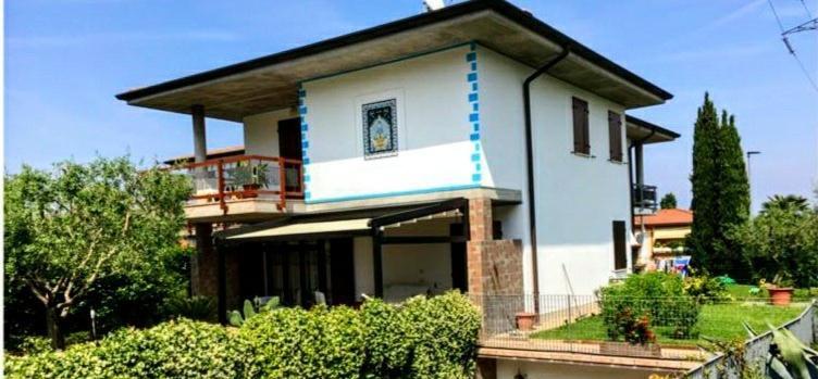 Villa Ivana Desenzano del Garda Buitenkant foto