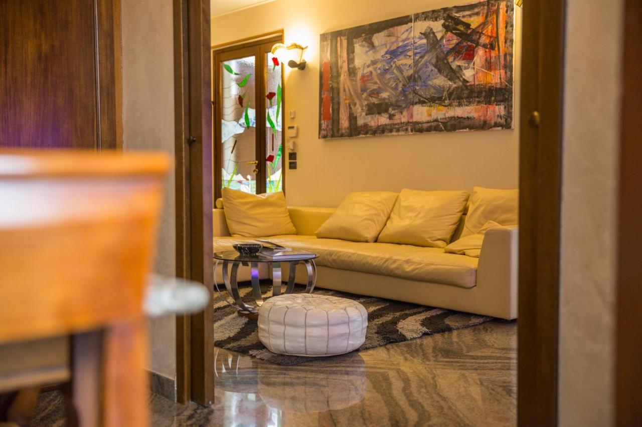 Villa Ivana Desenzano del Garda Buitenkant foto