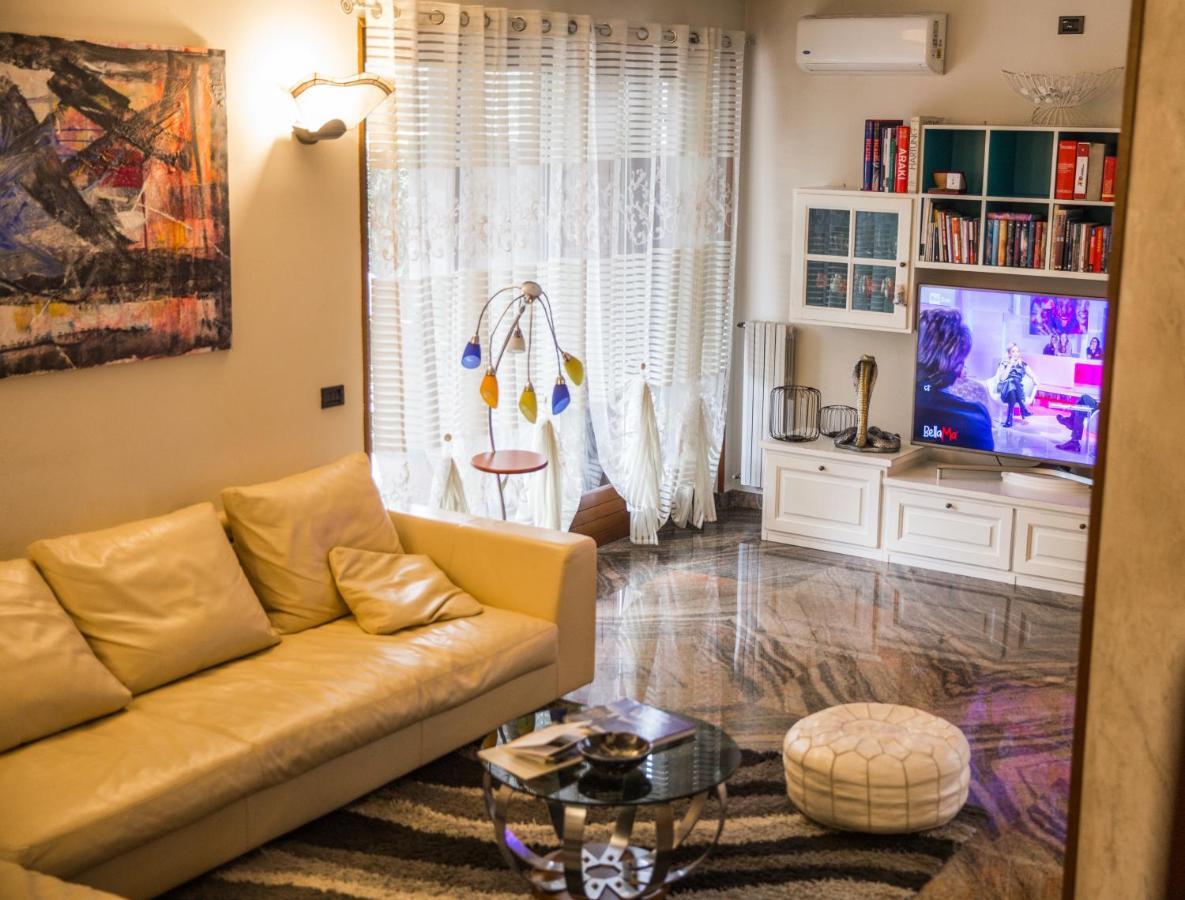 Villa Ivana Desenzano del Garda Buitenkant foto